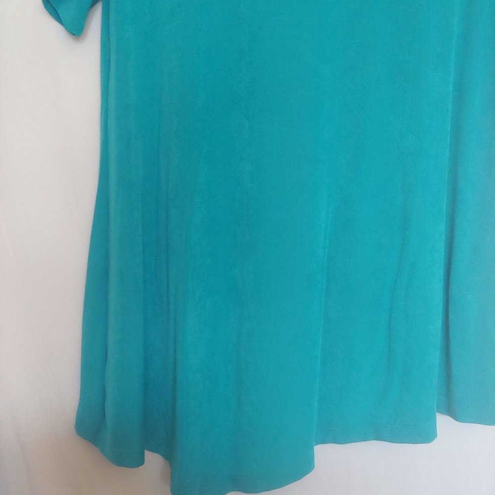 Chicos teal short sleeve a-symmetrical slinky knit top with chain size 1P - Picture 4 of 11